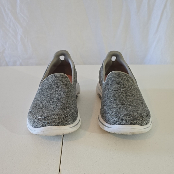 Skechers Gray Athletic Shoes - Picture 1 of 9